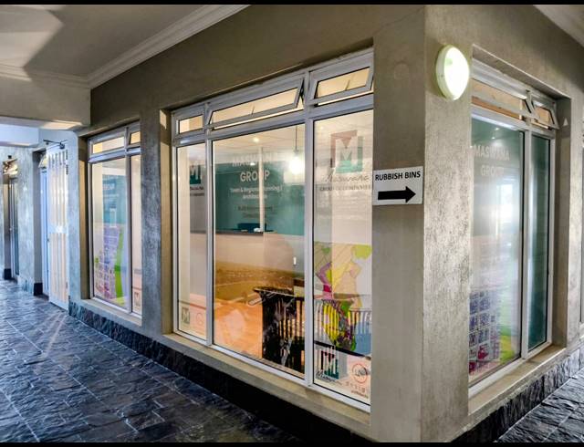 84M² OFFICE FOR SALE IN JEFFREYS BAY CENTRAL